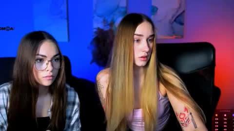 _kellykitten_ online show from November 24, 9:33 am