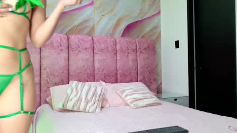 Kendall online show from February 4, 12:08 pm