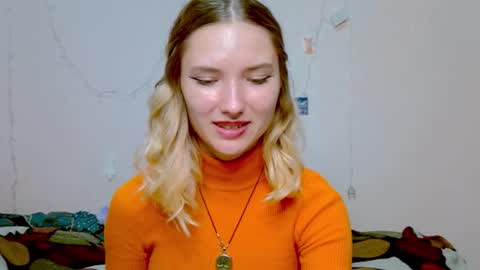 _kikiclark_ online show from October 2, 8:58 pm