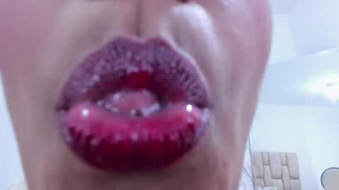 NAILHA SAJANI  online show from September 18, 8:29 pm