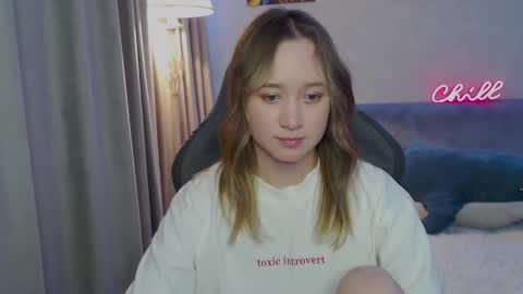 _lalune_ online show from February 26, 7:40 pm