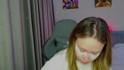 _lalune_ online show from January 24, 9:04 pm