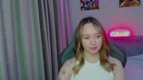 _lalune_ online show from January 13, 5:23 pm