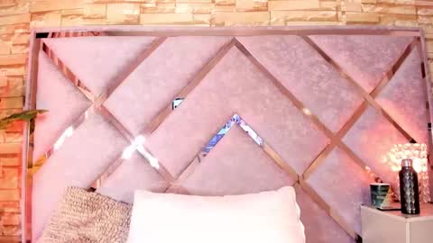 Lanna  online show from November 16, 2:57 am