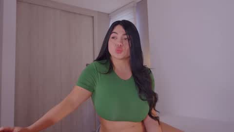 Snapshot of _lasuescun chatting on February 4, 7:11 pm Alejandra suescun online show from February 4, 7:11 pm