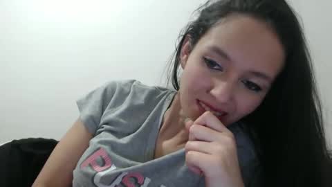 Lauren 3 online show from December 14, 4:01 am