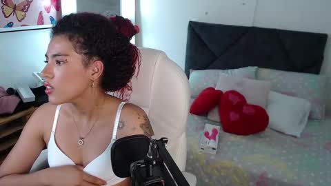Lili  online show from February 17, 8:27 pm