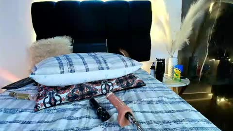 Lorrayne online show from April 29, 5:30 pm