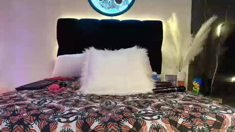 Lorrayne online show from July 10, 1:33 pm