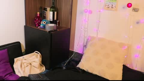 Lucy online show from December 4, 3:48 am