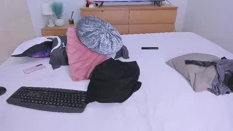 Lynna online show from October 14, 12:24 am