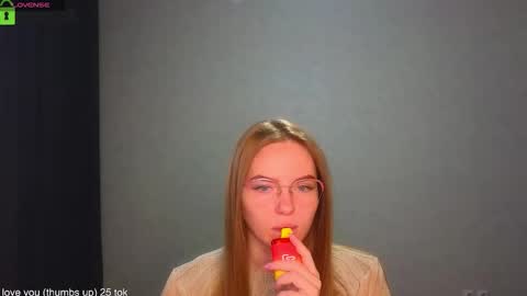 Snapshot of _lysafeta_ chatting on October 24, 5:14 am Welcome guys Pleasure to see you all here My name is Lysafeta and MichaelaTip menu is active Private is open online show from October 24, 5:14 am