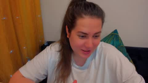Snapshot of _madalexa_ chatting on December 10, 4:27 pm Alexa online show from December 10, 4:27 pm
