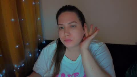 Snapshot of _madalexa_ chatting on December 18, 9:29 pm Alexa online show from December 18, 9:29 pm