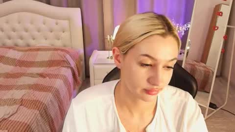 Snapshot of _melanykink chatting on October 10, 4:23 pm Melany online show from October 10, 4:23 pm