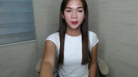 Snapshot of _mellyxxx chatting on September 27, 9:33 pm Melly online show from September 27, 9:33 pm