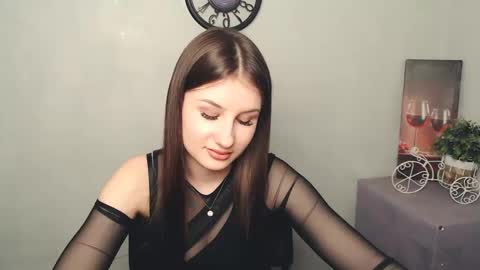 Mia online show from March 10, 1:10 pm