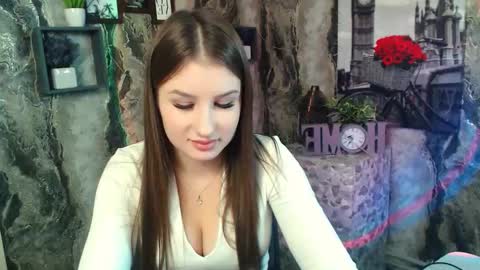 Mia online show from November 21, 3:58 pm