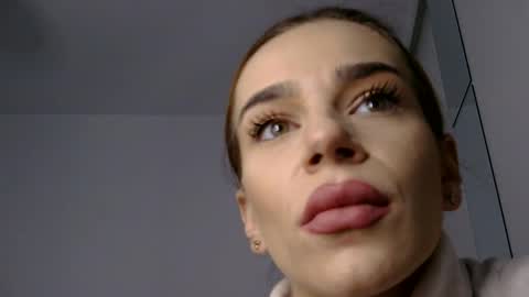 AstrideVonTeese online show from February 19, 5:16 pm