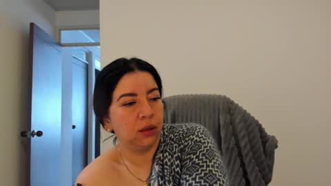 _miss_coco_ online show from September 21, 1:10 pm