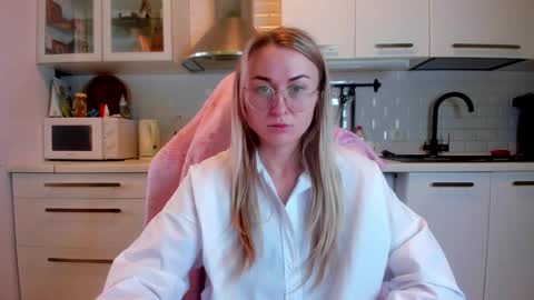 Snapshot of _miss_eva_ chatting on October 20, 1:14 pm Eva online show from October 20, 1:14 pm