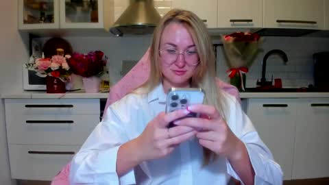 Snapshot of _miss_eva_ chatting on September 30, 8:24 pm Eva online show from September 30, 8:24 pm