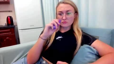 Snapshot of _miss_eva_ chatting on September 17, 8:07 pm Eva online show from September 17, 8:07 pm