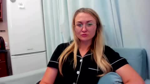 Snapshot of _miss_eva_ chatting on September 20, 7:56 pm Eva online show from September 20, 7:56 pm