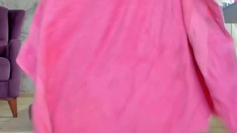 Snapshot of _miss_strawberry_ chatting on October 5, 9:36 am Sofia birthday october 29 online show from October 5, 9:36 am