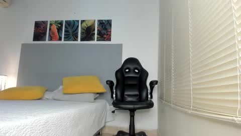 _molly_rosse_ online show from February 12, 12:29 pm