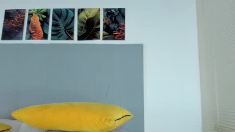 Snapshot of _molly_rosse_ chatting on October 6, 12:11 pm _molly_rosse_ online show from October 6, 12:11 pm