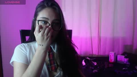 _moon_rosee online show from March 18, 2:22 pm