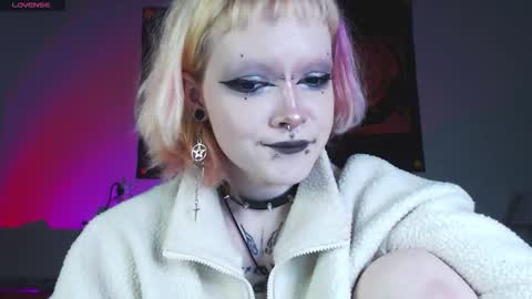 Nicole online show from December 17, 4:16 am