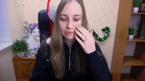 Nica online show from December 7, 12:24 pm