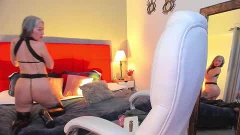 _nicoletteshea_ online show from October 22, 8:36 pm