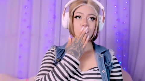 niiky online show from October 6, 12:44 pm