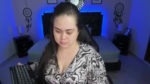 Olivia jones online show from November 17, 12:28 pm