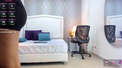  peach1  online show from April 15, 7:58 pm