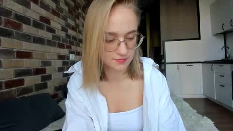 Snapshot of _ruby_kim chatting on October 4, 6:19 am Ruby online show from October 4, 6:19 am