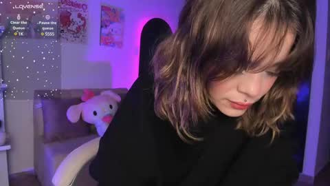 Snapshot of _sabrinamoon chatting on February 18, 12:17 pm online show from February 18, 12:17 pm