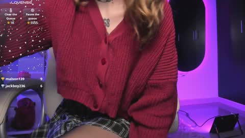 Snapshot of _sabrinamoon chatting on December 13, 9:51 pm online show from December 13, 9:51 pm