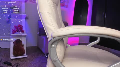 Snapshot of _sabrinamoon chatting on January 22, 10:38 pm online show from January 22, 10:38 pm