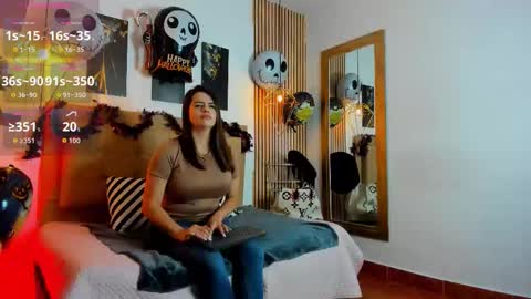 SAMANTHA FOX online show from October 16, 12:41 pm