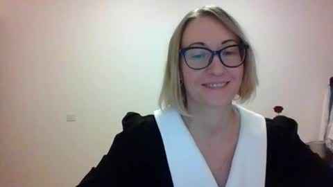 _sandyqueen__ online show from December 4, 7:03 pm