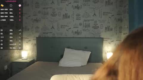 Snapshot of _sensual_vi_ chatting on October 5, 4:34 pm Amelie online show from October 5, 4:34 pm