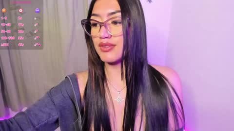 Snapshot of _strawberrycream chatting on January 26, 4:51 pm Angela online show from January 26, 4:51 pm