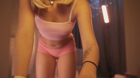 Annie online show from December 20, 2:26 am