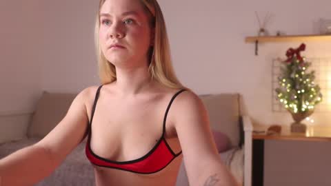 Annie online show from December 14, 1:27 am