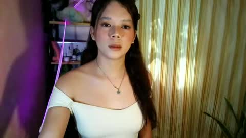 _urpetitegirl online show from June 22, 1:32 am