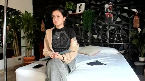 Snapshot of _valentina_69 chatting on October 17, 2:53 pm _valentina_69 online show from October 17, 2:53 pm